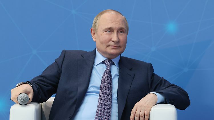 "Es ist auch wichtig, ihm ins Gesicht zu sagen, was wir von ihm halten", sagt von der Leyen über Putin.