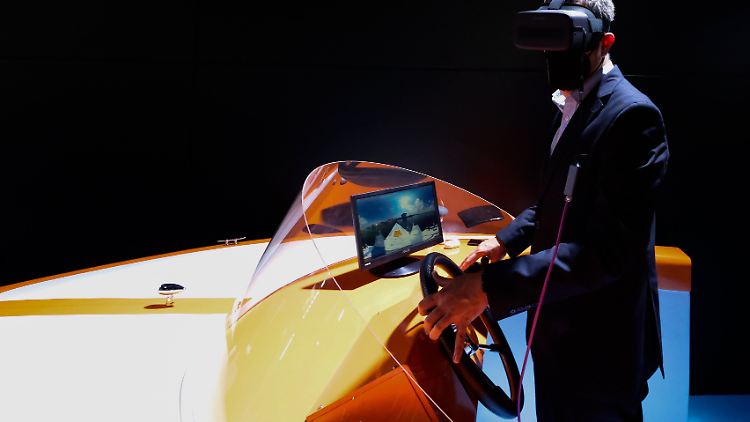 Virtuelle Welten sollen die Autoindustrie und ihre potenziellen Käufer in Zukunft verbinden. Die Idee dahinter ist nicht neu und sie ist schon einmal grandios gescheitert.