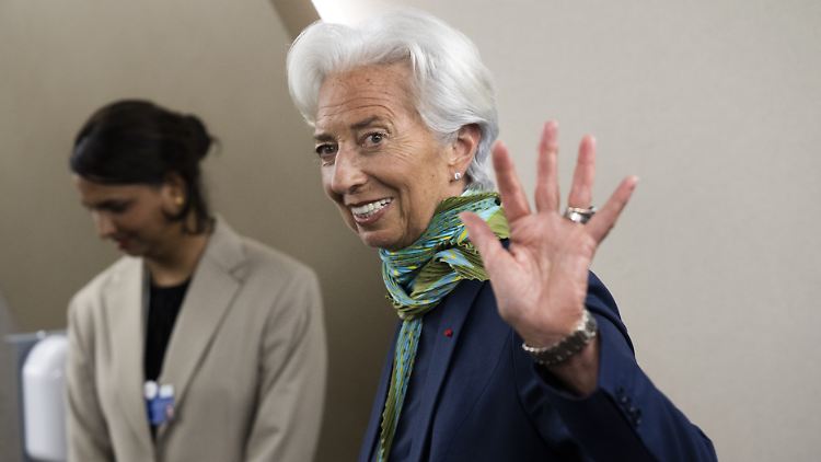 EZB-Chefin Lagarde stellt für Juli und September Zinserhöhungen in Aussicht. 