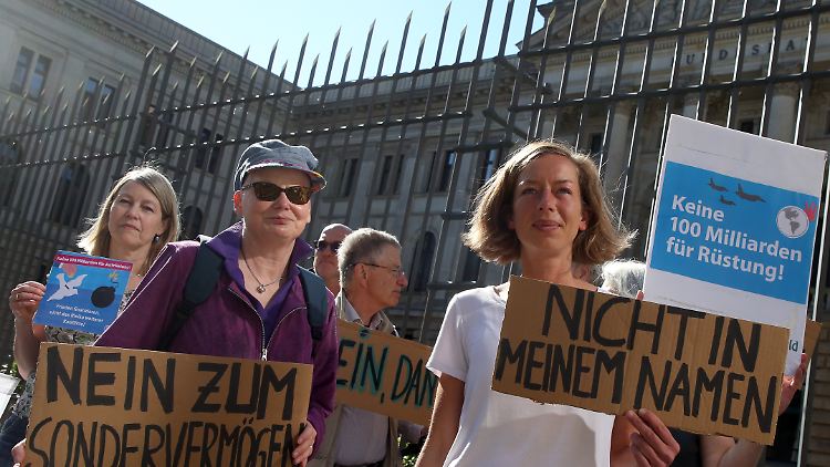 Aktivisten haben sich auch für ein "Nein" zum Sonderfonds ausgesprochen.