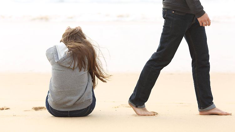 Verlustängstliche Menschen haben zum Beispiel davor Angst, dass der Partner fremdgeht.
