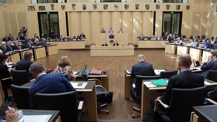 Mit den Beschlüssen des Bundesrats können sich viele Menschen auf mehr Geld freuen.