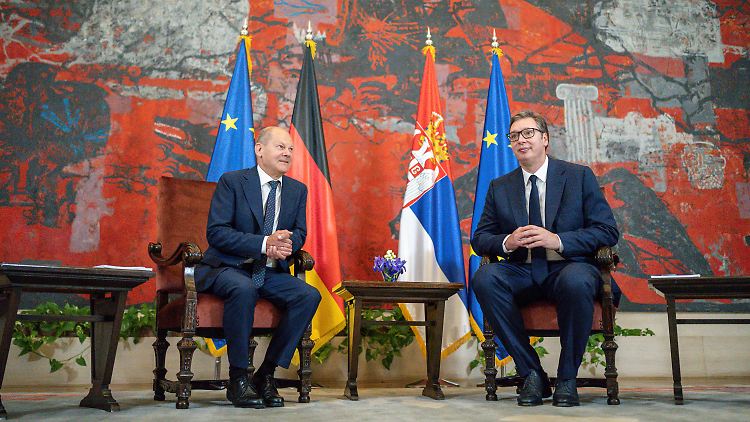 Sind sich bei der Sanktions-Frage uneins: Kanzler Scholz und Serbiens Präsident Vucic.