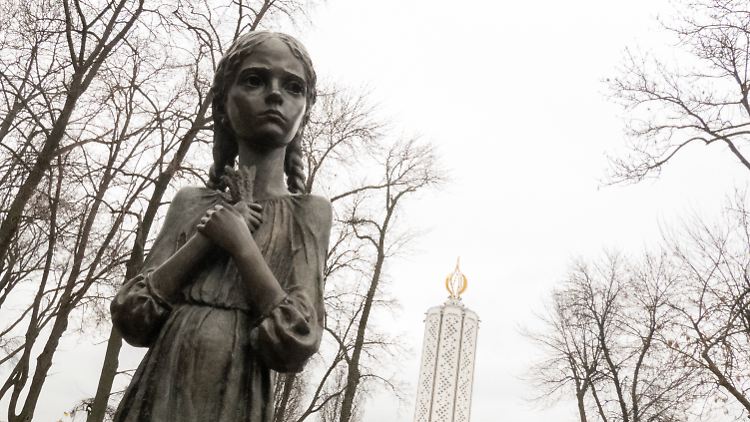 Millionen Ukrainer starben während der großen Hungersnot - daran erinnert dieses Denkmal in Kiew.