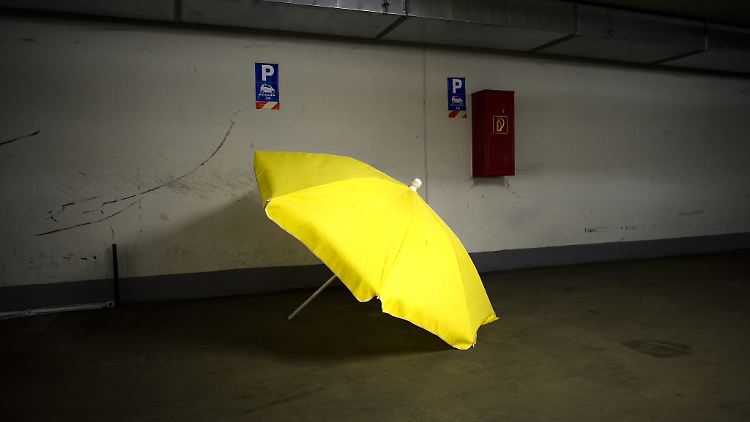 Die Lage für Europa ist unterirdisch. Immer lauter wird über Größe und Aufgabe des Rettungsschirms diskutiert. Nicht wenige meinen, die Sonne ginge wieder auf, wenn er weiter aufgespannt würde.