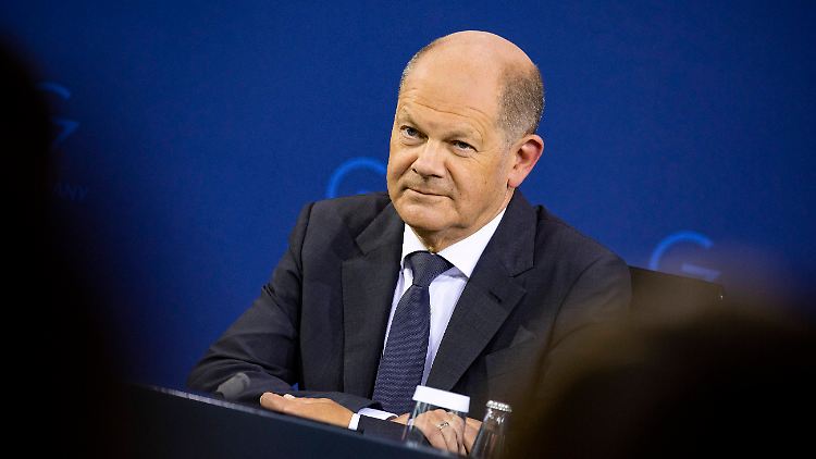 Ein Regierungssprecher wollte eine Ukraine-Reise von Kanzler Scholz nicht bestätigen.
