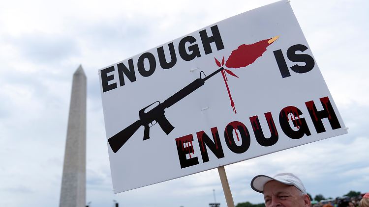 Protest in Washington: Seit dem Uvalde-Massaker sagen viele Amerikaner "genug ist genug".