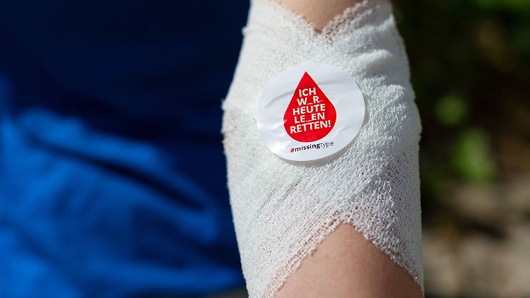 Drei Prozent der Bevölkerung spenden regelmäßig Blut - es müssen aber laut DRK sechs Prozent tun, um die Versorgung zu sichern.