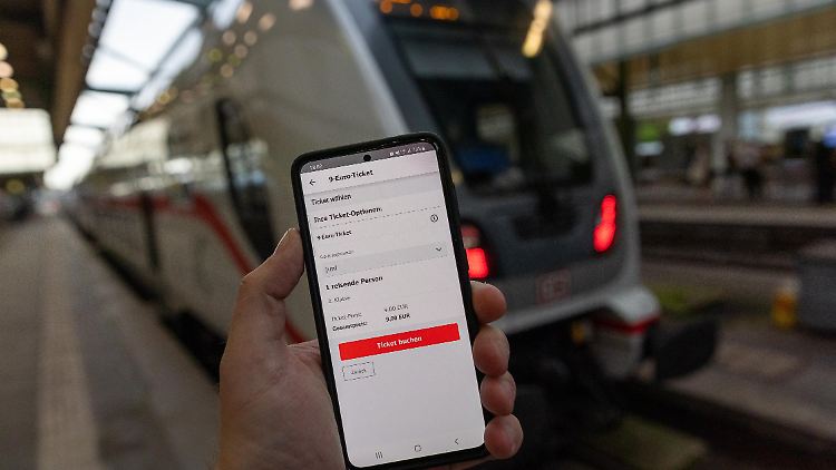 Der DB Navigator ist wohl etwas neugieriger, als er es für seine Aufgaben sein muss.