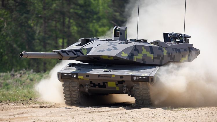 Den neuen Kampfpanzer KF 51 "Panther" präsentierte der deutsche Rüstungskonzern Rheinmetall auf der Rüstungsmesse "Eurosatory 2022" in Paris. 