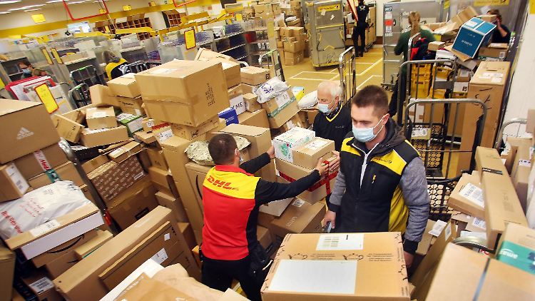 Für Privatkunden wird der Paketversand teurer.