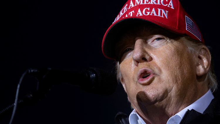 Ex-Präsident Donald Trump fühlt sich noch immer um seinen Wahlsieg betrogen.