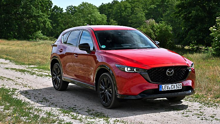 Der Mazda CX-5 ist immer noch eine sehr schicke und irgendwie auch imposante Erscheinung in seinem Kodo-Designer-Kleid.