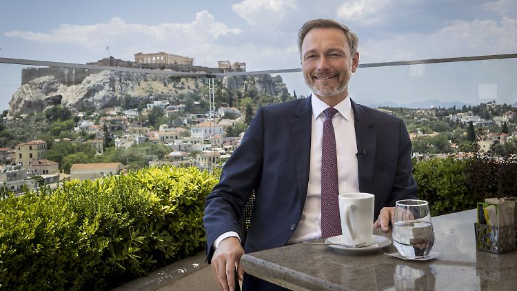 Lindner sieht trotz sich abzeichnender höherer Zinsen kurzfristig keinen Anlass zur Sorge für Griechenland.