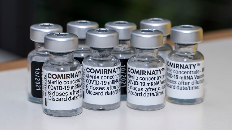 Laut Aussagen einiger osteuropäischer Vertreter könnten massenhaft Impfdosen verfallen, da die Staaten Verträge mit hohen Abnahmemengen abgeschlossen haben. 