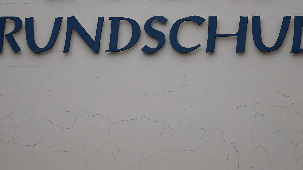 Fuer-den-Umbau-der-Regenbogen-Grundschule-bekommt-die-Stadt-Rochlitz-mehr-als-1-6-Millionen-Euro-aus-einem-Investitionsprogramm-des-Bundes