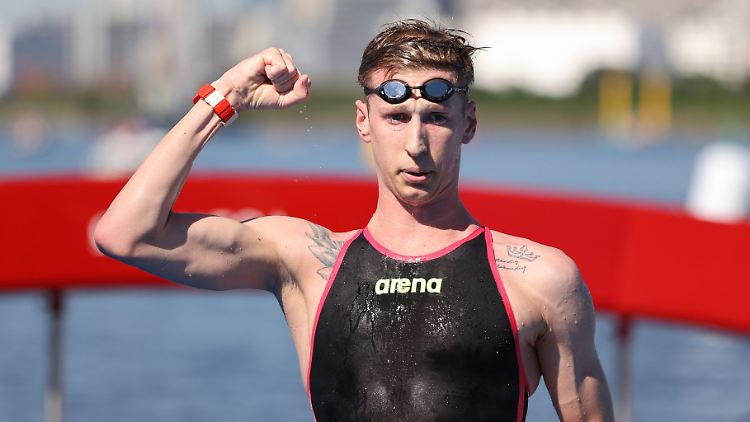 Schwimmer Florian Wellbrock jubelte bei Olympia in Japan 2021 über Gold.