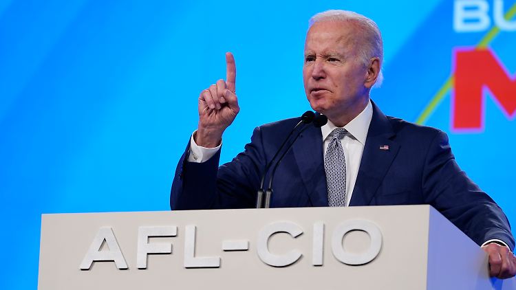 US-Präsident Joe Biden verkündete die neue Rüstungshilfe in Washington nach einem Telefonat mit dem ukrainischen Präsidenten Wolodymyr Selenskyj.
