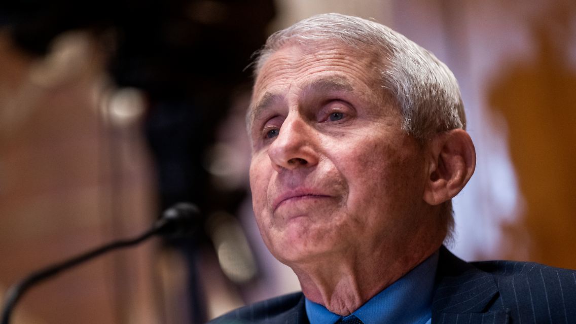 Fauci zog sich immer wieder den Unmut Trumps zu, der die Gefahr durch das Coronavirus lange Zeit kleinredete.