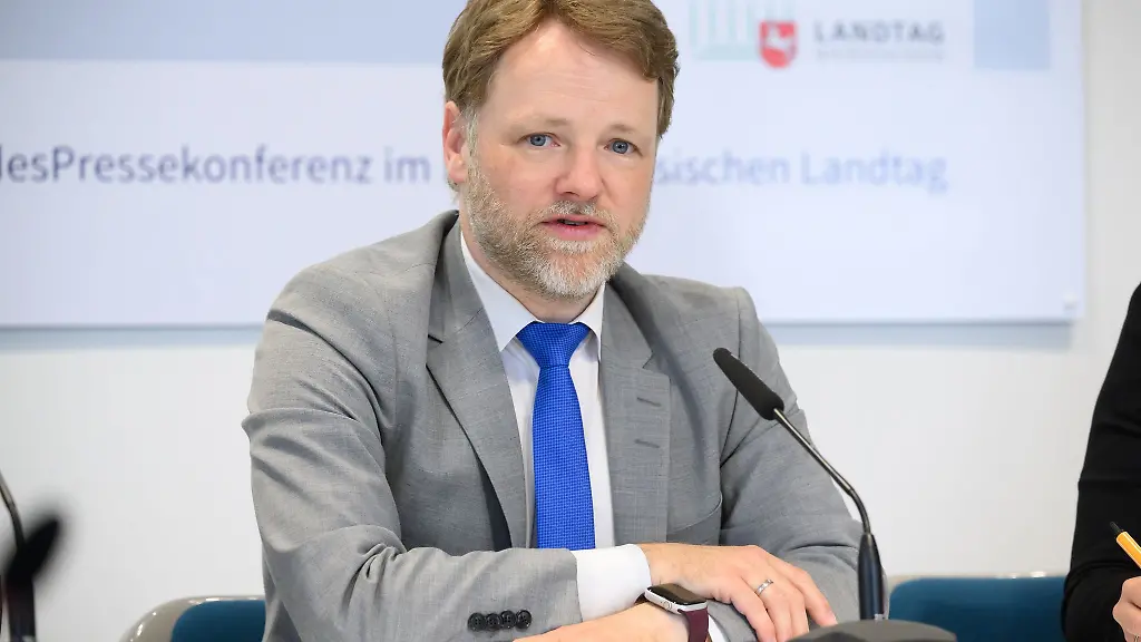 Beamte-in-Niedersachsen-sollen-mehr-Geld-erhalten