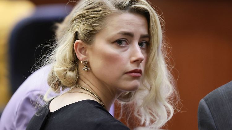 Will vielleicht weiter über Johnny Depp schreiben: Amber Heard.