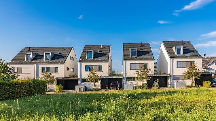 Im ersten Quartal 2022 sank die Nachfrage nach Kauf-Immobilien um 17 Prozent.
