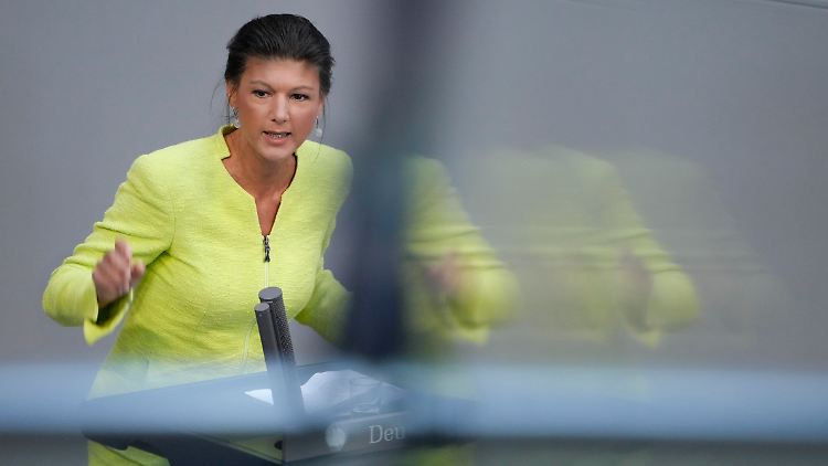 Es gehe nicht darum, die Solidarität mit der Ukraine zu streichen, sondern den Krieg historisch einzuordnen, so Wagenknecht.