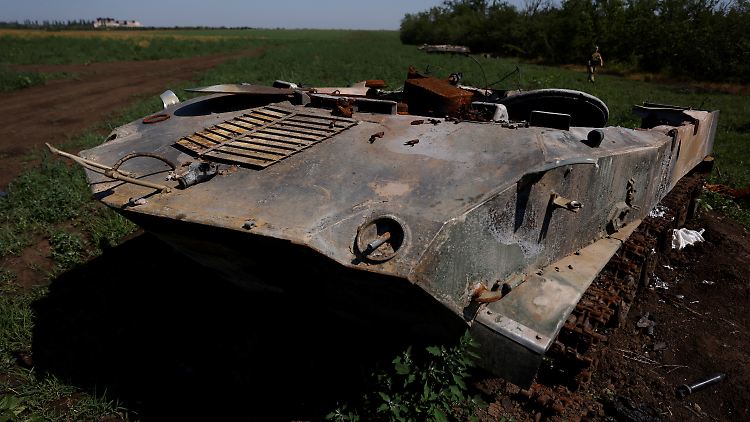 Zerstörter russischer Panzer in der Ukraine: Russlands Fortschritte im Angriffskrieg auf den Nachbarn sind teuer erkauft.
