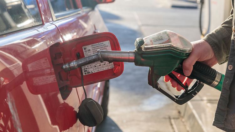 Der Tankrabatt kostet den Staat mehrere Milliarden Euro.