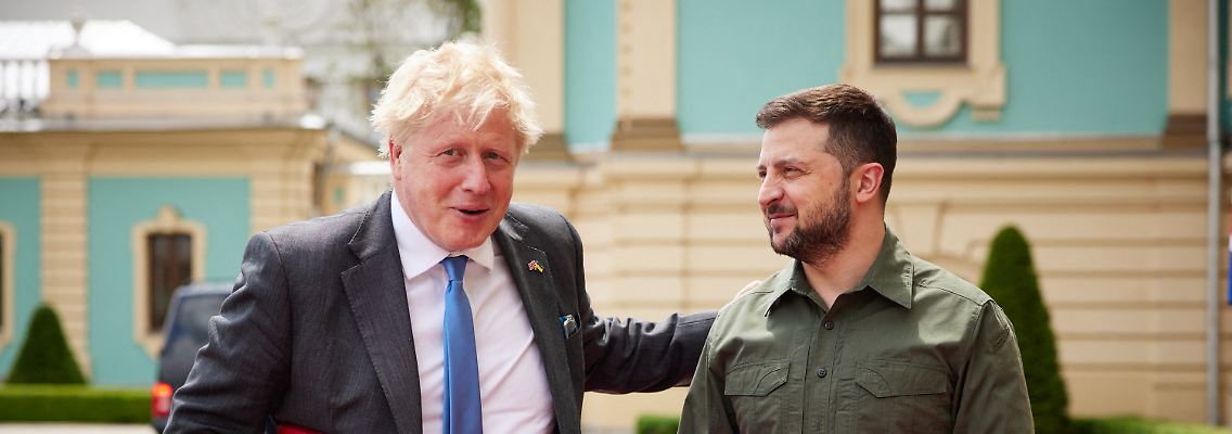 2022-06-17T153516Z_1634966656_RC2PTU9OU6C0_RTRMADP_3_UKRAINE-CRISIS-ZELENSKIY-JOHNSON.JPG