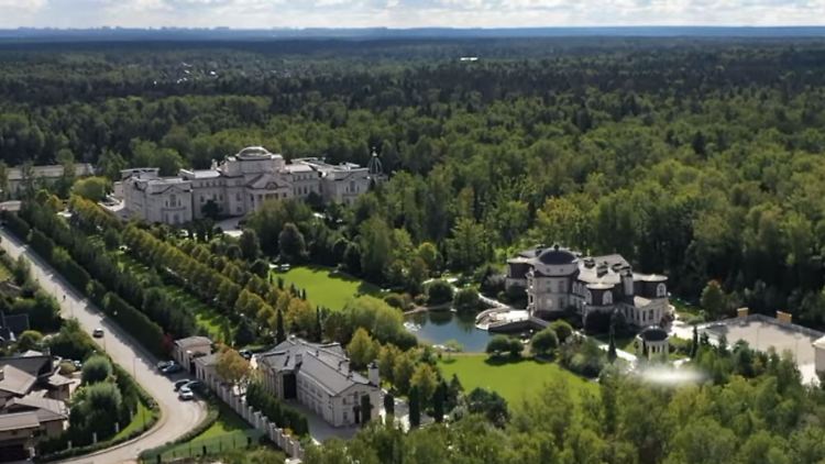 Das 240-Millionen-Dollar-Anwesen Millers in der Nähe von Moskau.