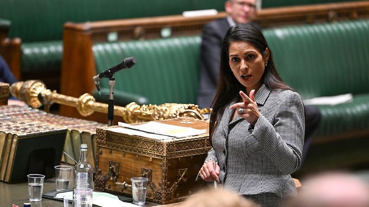 Die Entscheidung des EGMR sei "politisch motiviert" gewesen, meint Innenministerin Patel.