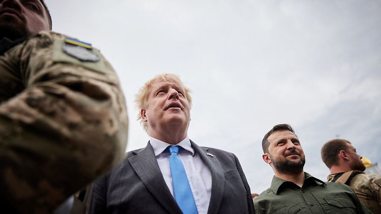 Überraschungsgast in Kiew: Premier Johnson mit dem ukrainischen Präsidenten Selenskyj. 