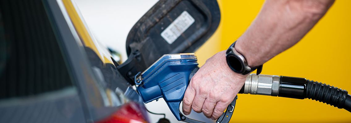 Die Preise für Diesel sind zuletzt wieder gestiegen - und sind nun höher als vor der Steuersenkung am 1. Juni.