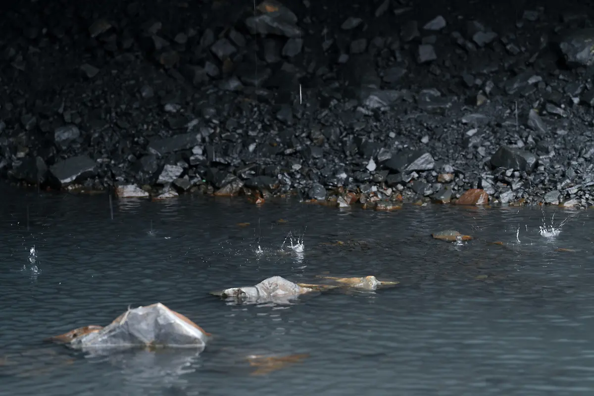 2024-07-18T101838Z-840598083-RC22M7A3VM83-RTRMADP-3-ANDES-CLIMATE-CHANGE-MOUNTAINEERING