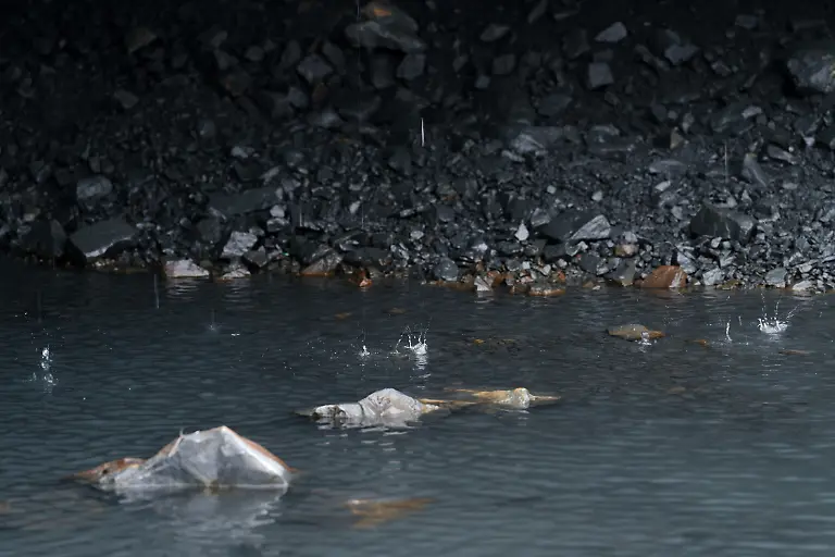 2024-07-18T101838Z-840598083-RC22M7A3VM83-RTRMADP-3-ANDES-CLIMATE-CHANGE-MOUNTAINEERING