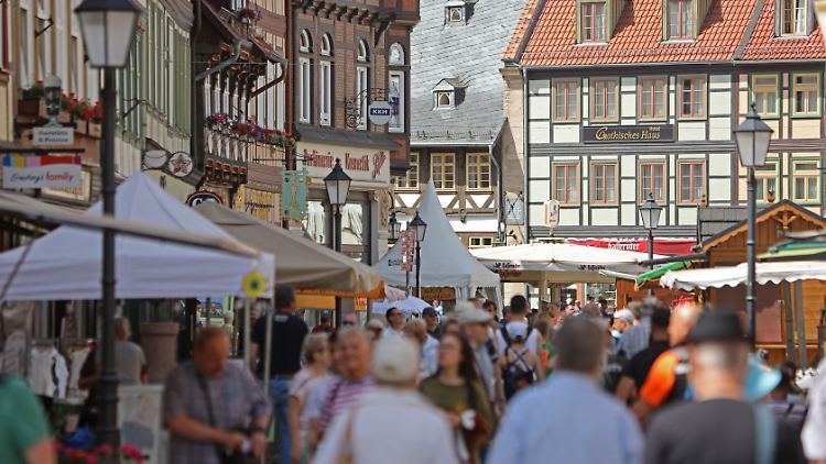 Der Trend hält an: Die Bevölkerung in Westdeutschland wächst, im Osten schrumpft sie.
