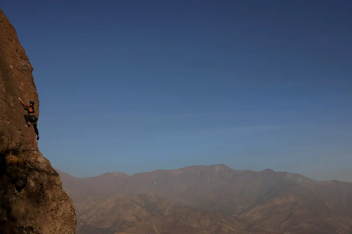 2024-07-18T215820Z-1973185796-RC2897A9OI2D-RTRMADP-3-ANDES-CLIMATE-CHANGE-MOUNTAINEERING