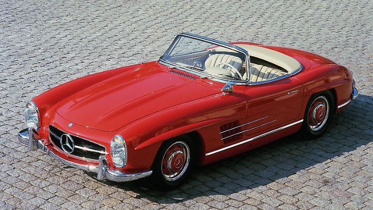 Offene Variante - Mercedes ließ dem 300 SL Flügeltürer später einen Roadster folgen.