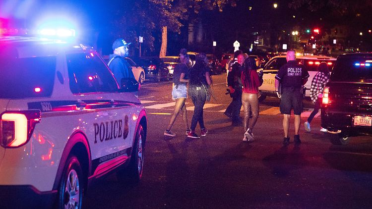 Die Polizei sperrte nach den Schüssen die Gegend in Washington ab.