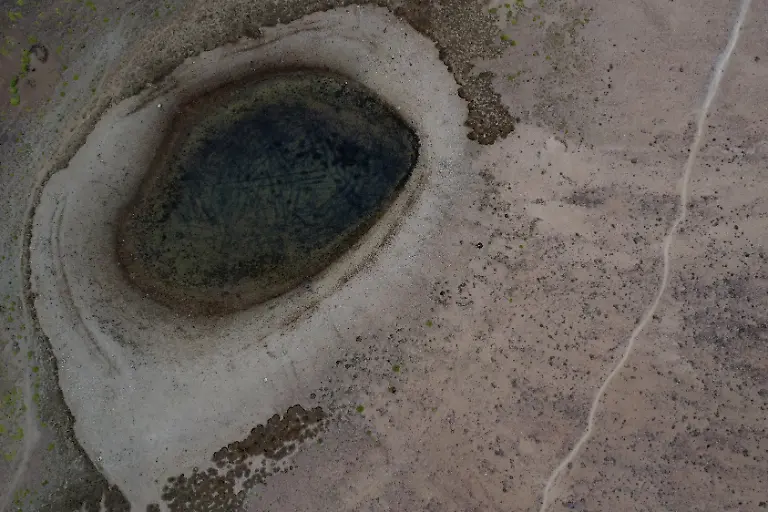 2024-07-18T101850Z-1602047213-RC20Z6AT1M78-RTRMADP-3-ANDES-CLIMATE-CHANGE-MOUNTAINEERING