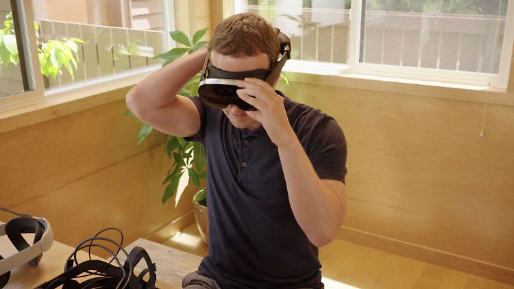 Meta-CEO Mark Zuckerberg testet eine "Holocake 2".