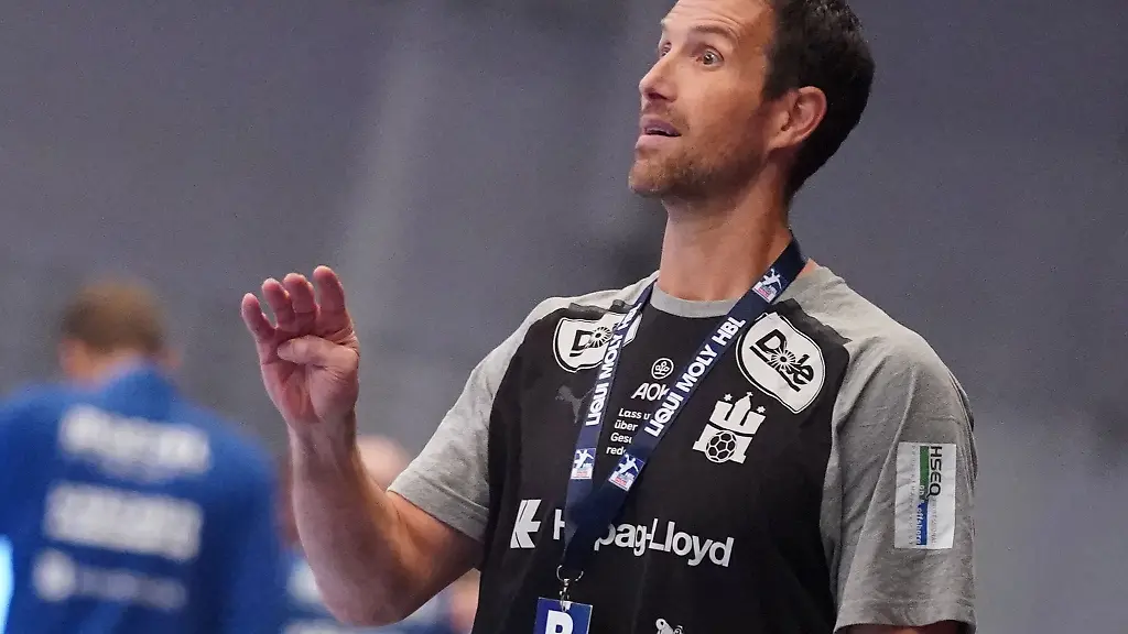 Trainer-Torsten-Jansen-bereitet-Hamburgs-Handballer-auf-die-neue-Saison-vor