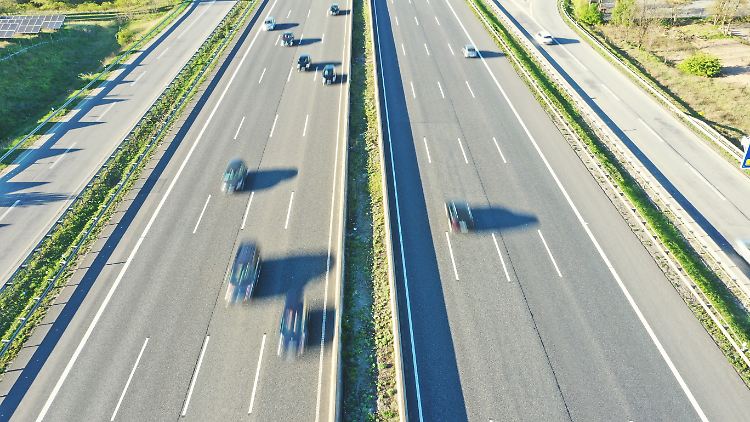 Auch der Bundesrat hatte kürzlich bewilligt, dass Zulassung und Betrieb autonomer Autos auf ausgewiesenen Strecken in Deutschland möglich sind.