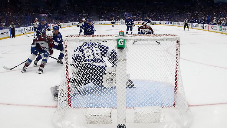 Nazem Kadri auf dem Weg zum Siegtreffer.