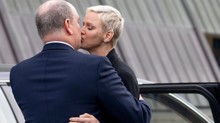 Zeigten sich in Norwegen ungewöhnlich privat: Fürst Albert und Fürstin Charlène.