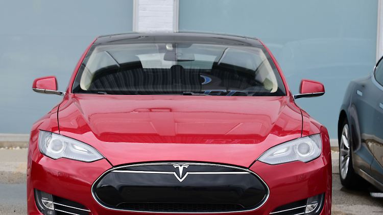 Dass die Kameras der Tesla-Autos ständig filmen, findet das LKA problematisch.