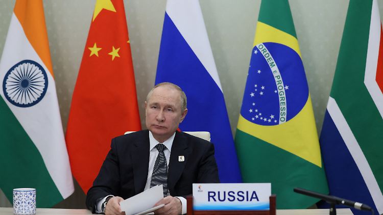 Wladimir Putin will nach eigenen Worten eine "multipolare Welt" schaffen. Das BRICS-Format soll ihn dabei unterstützen.