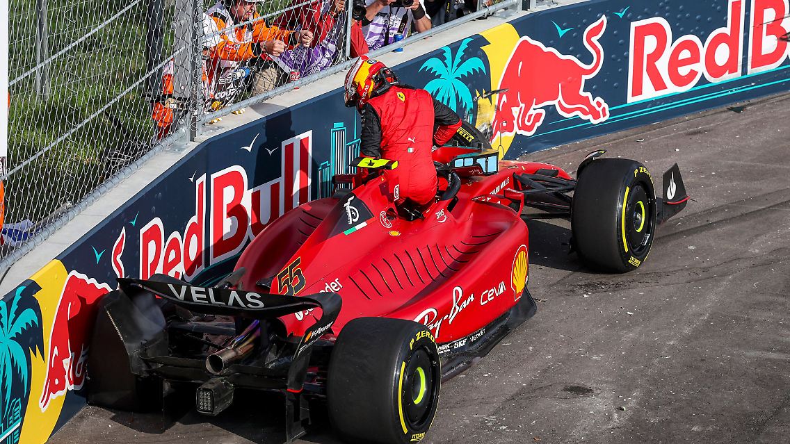 EcclestoneFerrari.jpg