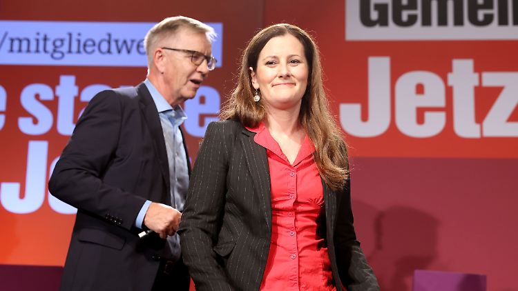 Will Parteichefin bleiben: Janine Wissler.
